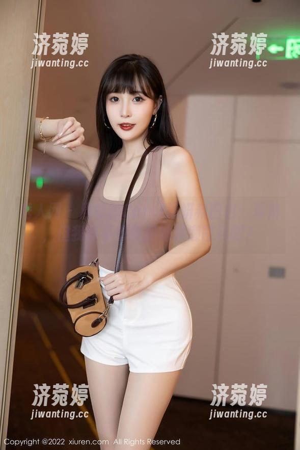 秀人网 - 居家的Carol周妍希图包：真香，但我真不想照搬她的懒散风吧？