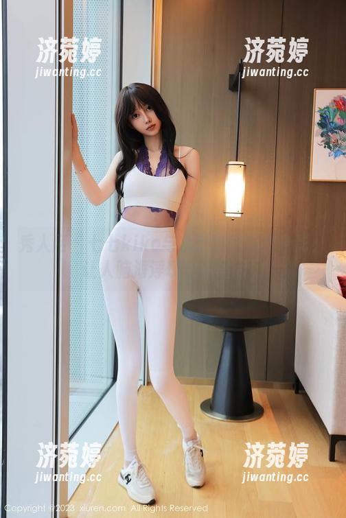 秀人网-七七kiko 秀人网 - 七七kiko与水手服的亲密合影:让人脑海浮现…你懂的!
