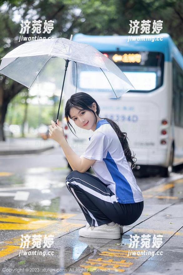 秀人网-圆圆酱 秀人网 - 圆圆酱的最新JK合集发布,警告:可能导致心率上升和嘴角上扬!