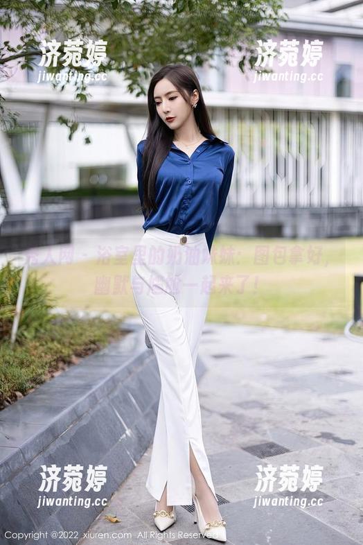 秀人网 - 浴室里的奶油妹妹：图包拿好，幽默与尴尬一起来了！