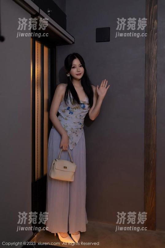 秀人网-小芭乐 秀人网 - 哇,这就是最新的小芭乐原图里的女神,太误导人了吧?
