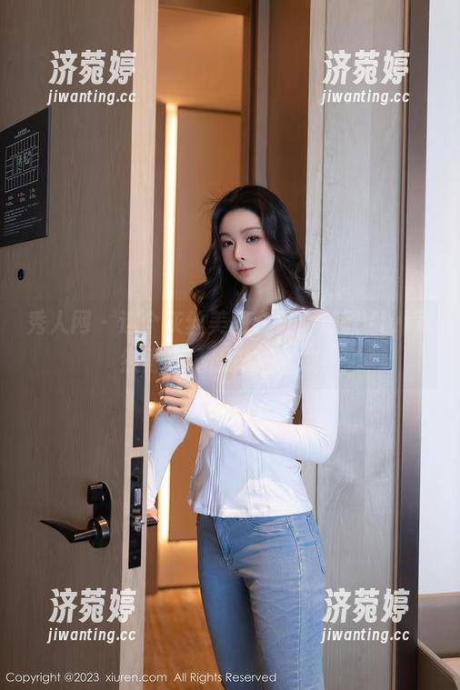秀人网-慧敏Vivi 秀人网 - 这个灰丝美图合集,慧敏Vivi竟然再现了压抑与释放!