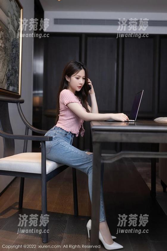 秀人网 - 拍黄瓜girl，别担心，就是分享我最爱的白色作品