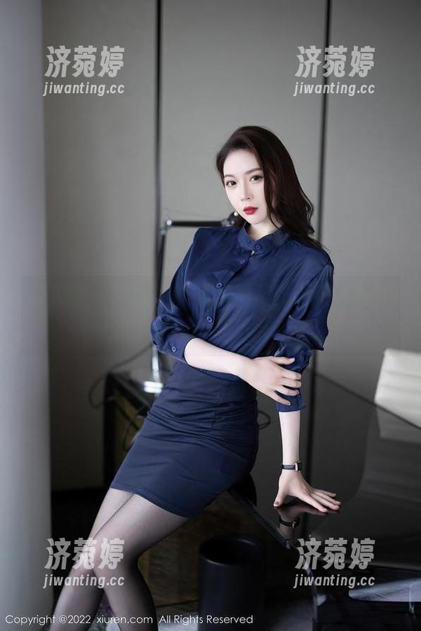 秀人网-水水姐 秀人网 - 水水姐的圣诞图集:我说,今年的平安夜谁都不带走!