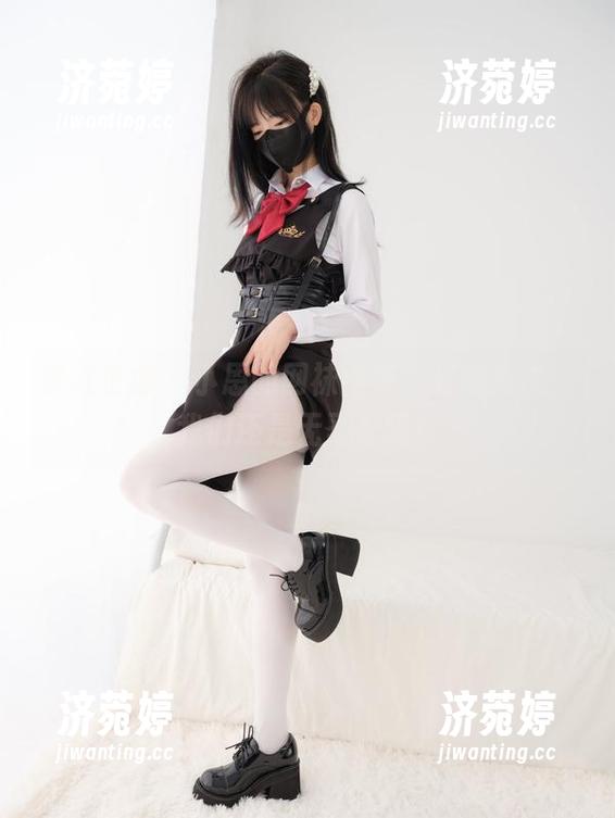 紧急企划-小恩 紧急企划 - 小恩的网袜图集:光线难求,我们还是无圣光吧!