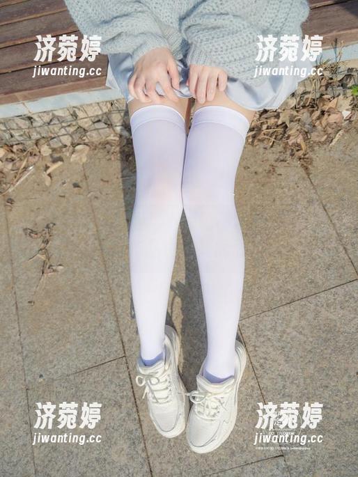 紧急企划-小恩 紧急企划 - 校服与小恩的不羁碰撞:无圣光,作品也能如此顽皮
