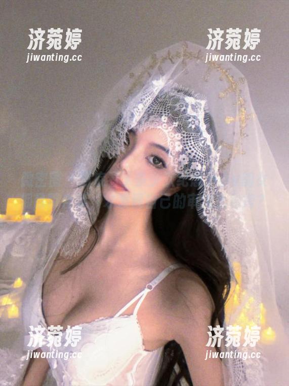 微密圈 - 到底看了多少次纪念小小v的女佣吊带合集，才发现自己的审美太松垮？