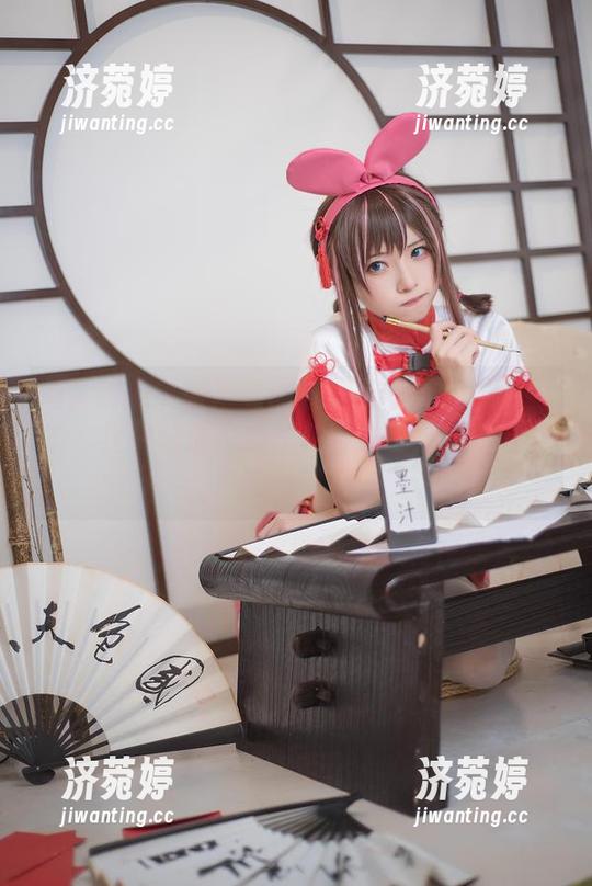 绮太郎的礼服写真图包里藏着什么千姿百态？我只知道我心里在打鼓…可能是这条腰很细？