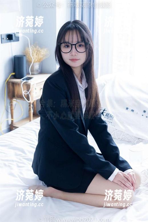 袜啵啵 - 合集：糯米穿高跟长靴，这么高，不小心就要摔跤了！