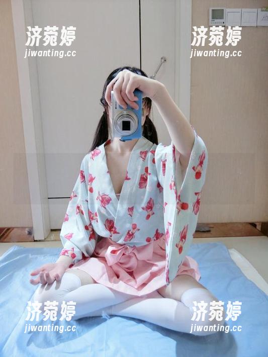 西尔酱的浴室，图库分享也不马虎，轻松而惬意的气息真难得。