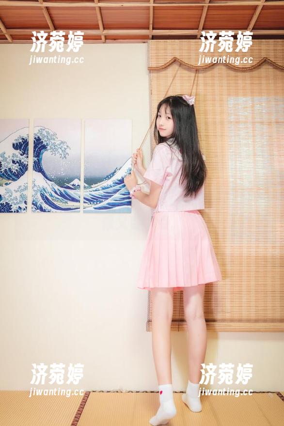 西瓜少女 最新最新的!西瓜少女透明美图,画风好像又变了点。