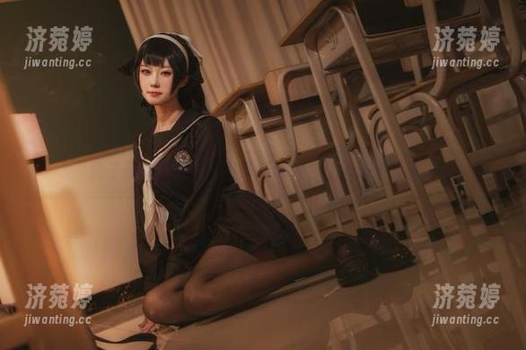 贞子蜜桃 贞子蜜桃的图库:吊带新玩法,让人脑洞大开。