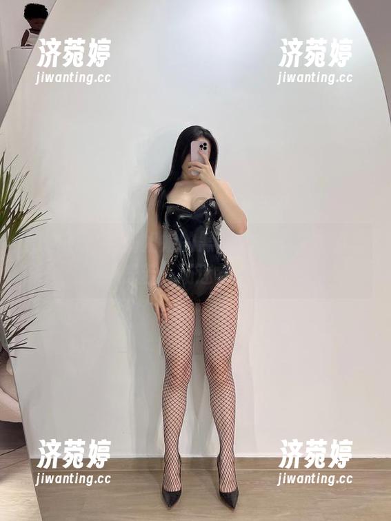 铁锤姐姐 微密圈 - 铁锤姐姐的黑丝图片,在原图里恍若一场迷雾梦。
