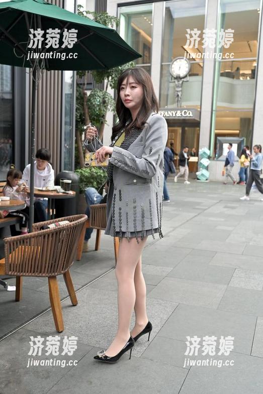 魔镜街拍 魔镜街拍的作品:让我几乎忘记呼吸的那个女人